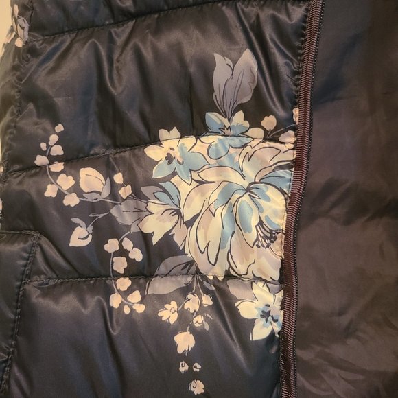 Loft Puffer Vest - Picture 3 of 4